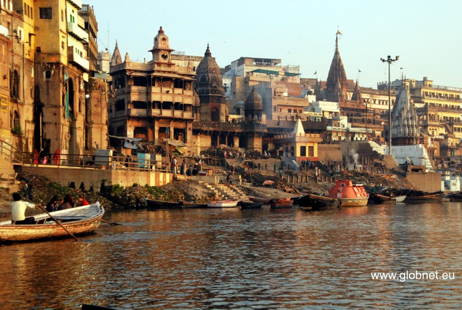 Indie wyprawy glob net waranasi ghaty nad gangesem