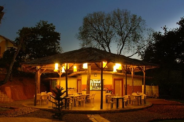 nirvana_hermitage_goa_resort_pokoje_bar