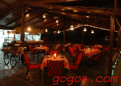 Varca Palms Beach Resort Dining Features