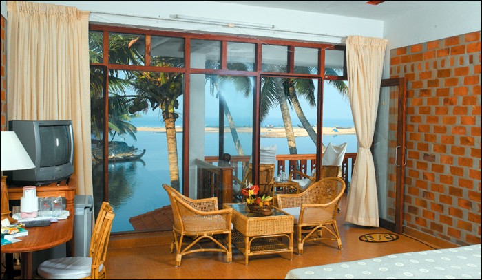 ajurweda_indie_kerala_beach_and_lake_resort_pokoje